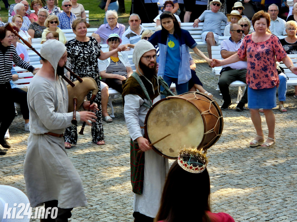  Historia, muzyka i średniowieczne smaki