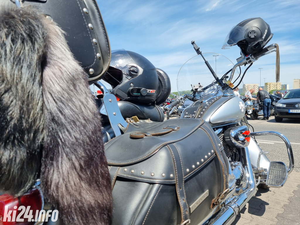 XX Zlot Motocyklowy NA SOLI - pokazy przed galerią
