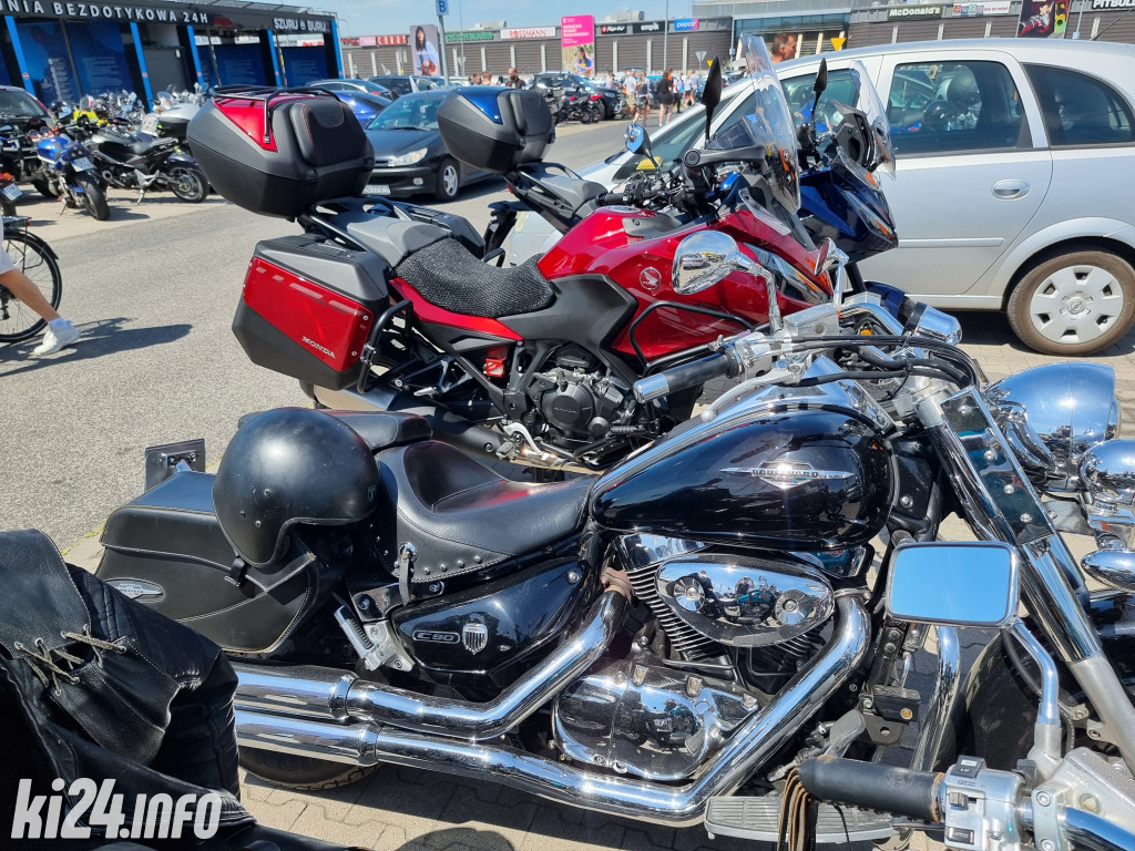 XX Zlot Motocyklowy NA SOLI - pokazy przed galerią
