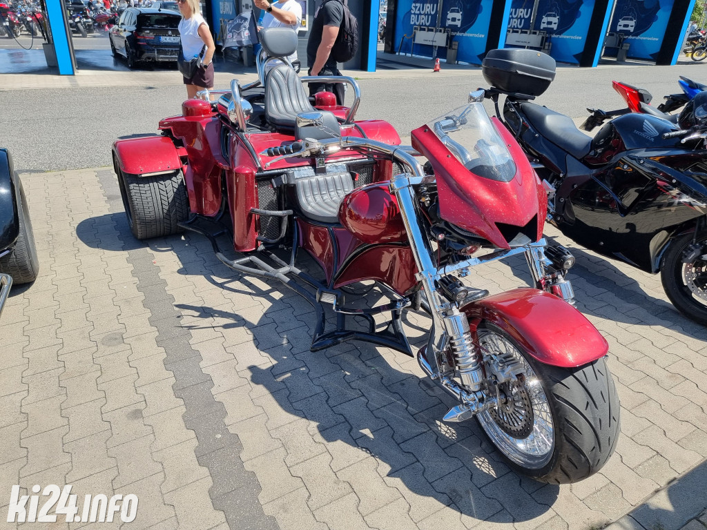 XX Zlot Motocyklowy NA SOLI - pokazy przed galerią
