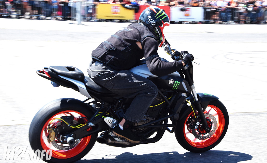 XX Zlot Motocyklowy NA SOLI - pokazy przed galerią