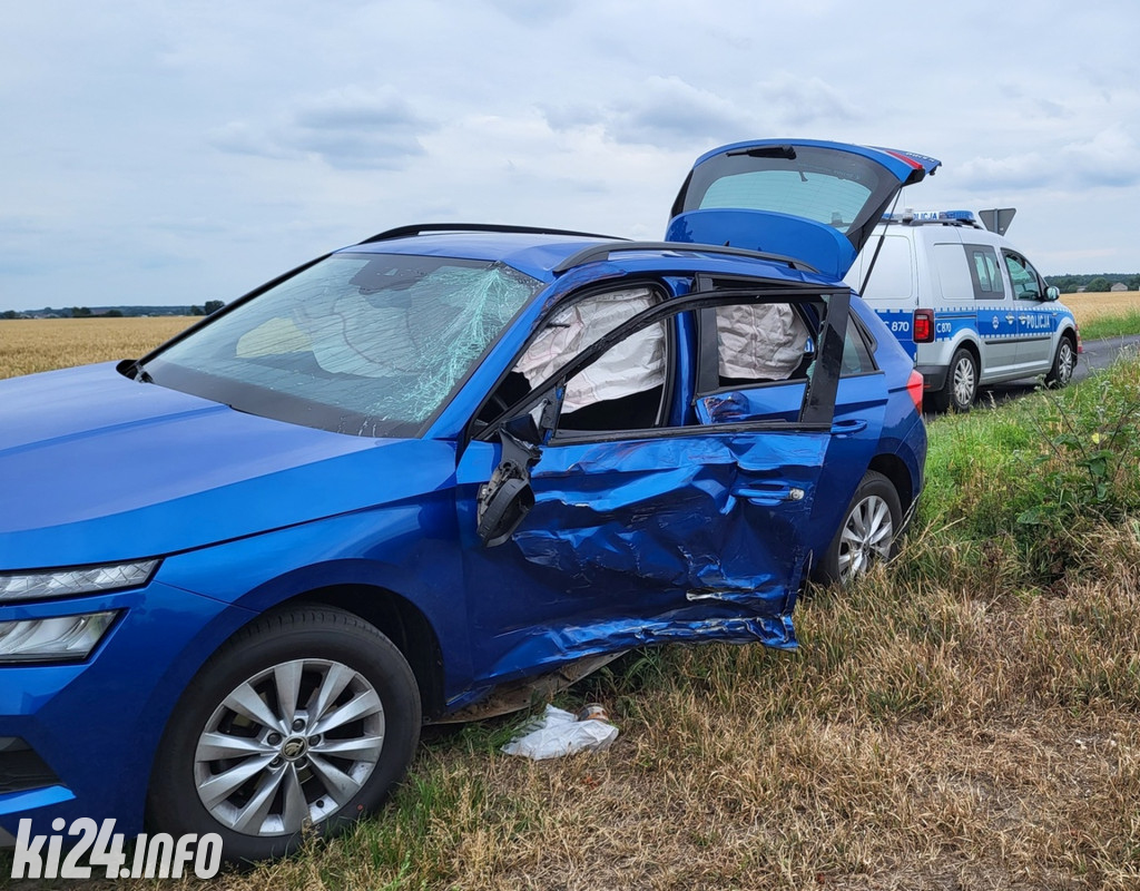 Pośpiech i nieprawidłowy manewr zakończony kolizją