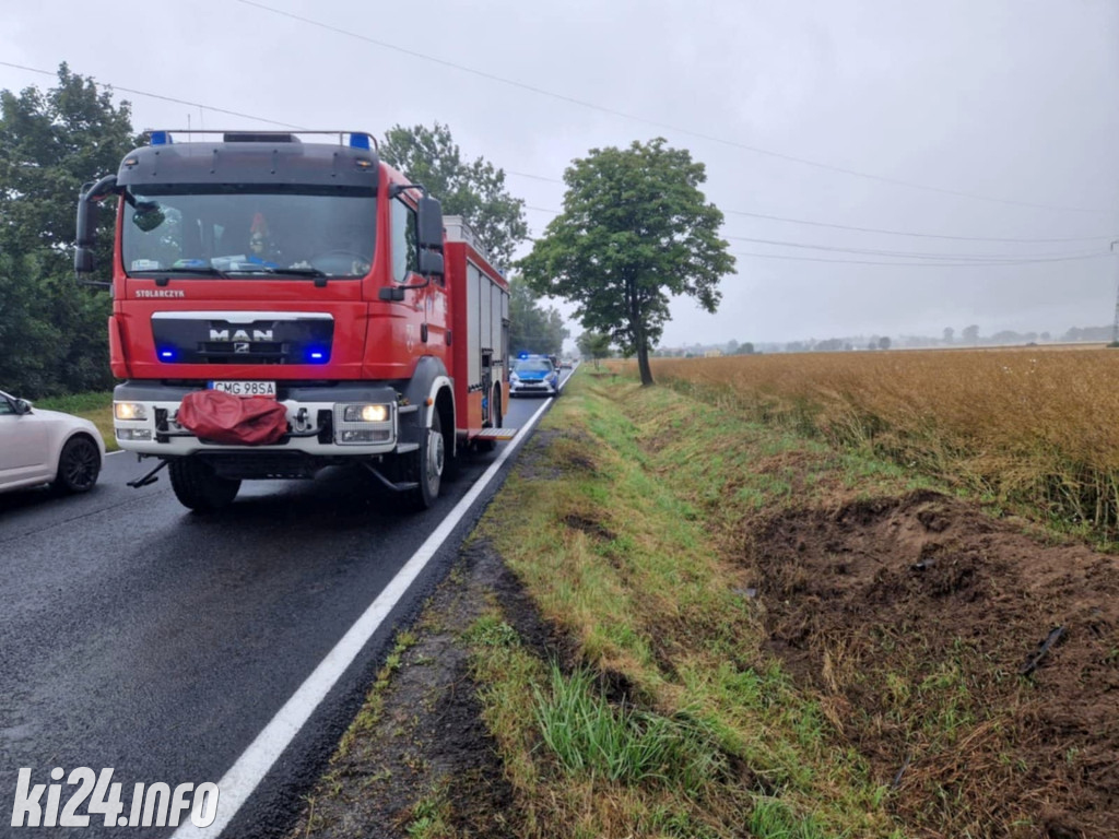 Dachowanie BMW na krajówce