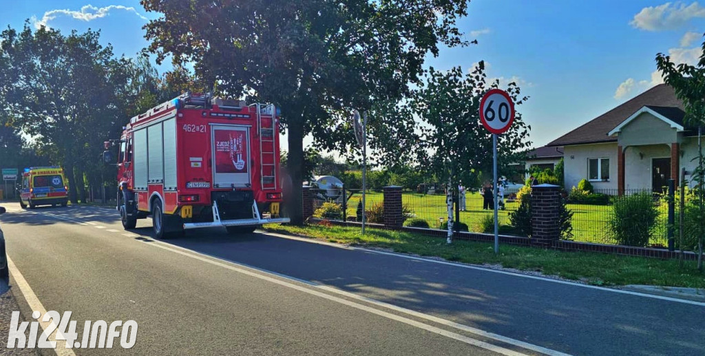 Ciągnik rolniczy zdemolował dwie posesje