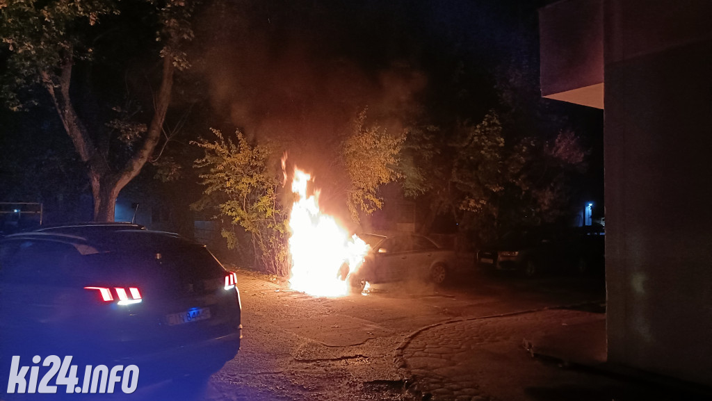 Pożar samochodu na osiedlu Nowym
