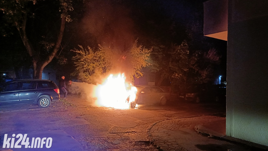 Pożar samochodu na osiedlu Nowym