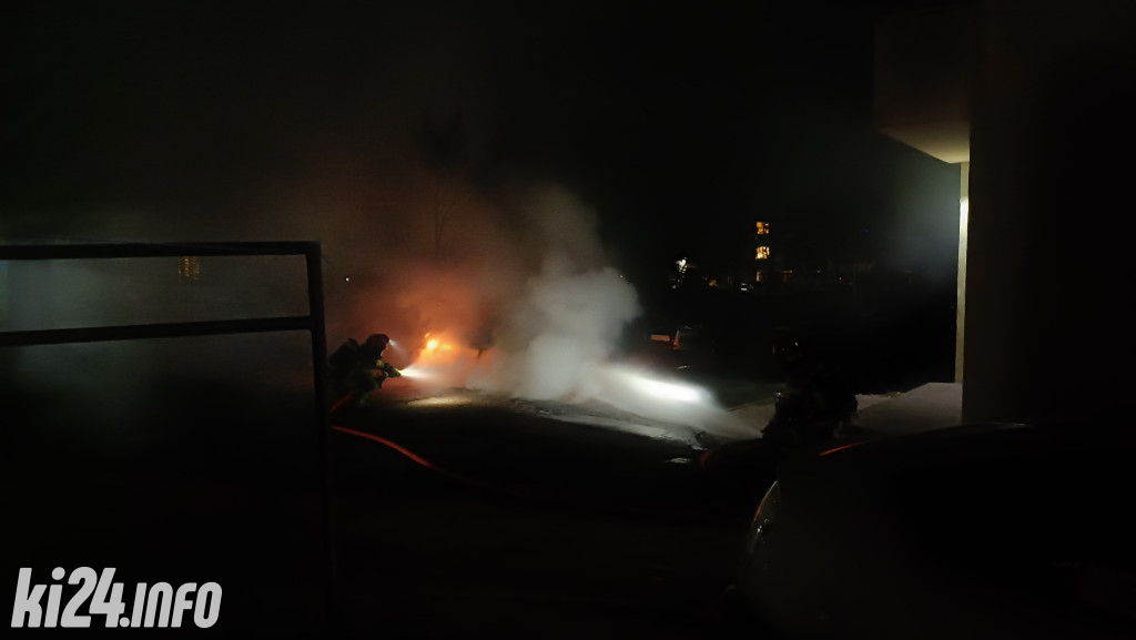 Pożar samochodu na osiedlu Nowym