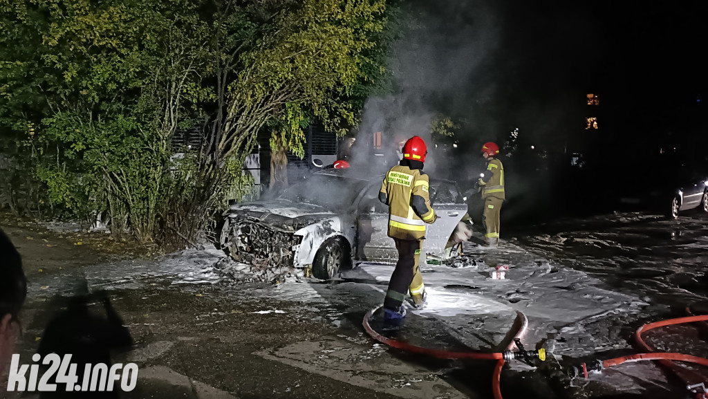 Pożar samochodu na osiedlu Nowym