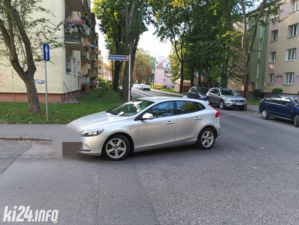 Strażnicy sypnęli mandatami za złe parkowanie