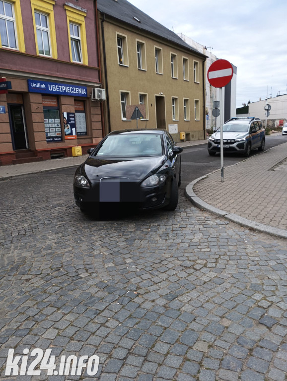 Strażnicy sypnęli mandatami za złe parkowanie