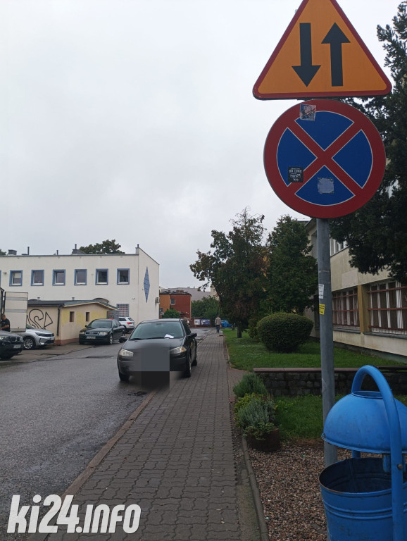 Strażnicy sypnęli mandatami za złe parkowanie