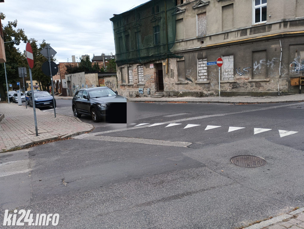 Strażnicy sypnęli mandatami za złe parkowanie
