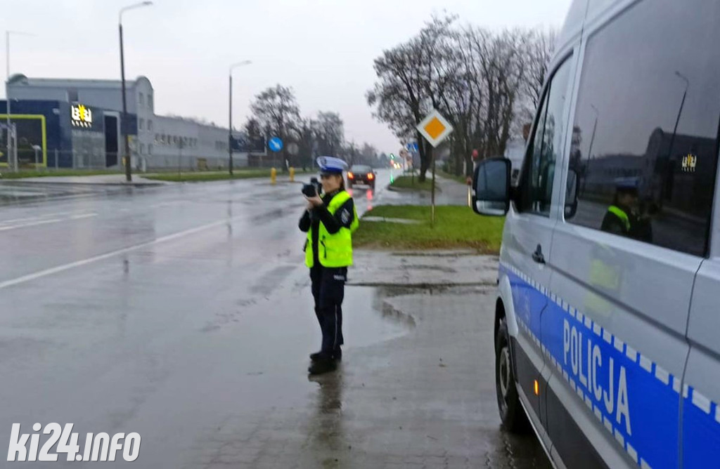 Policja: Ostrożność na drogach ratuje życie