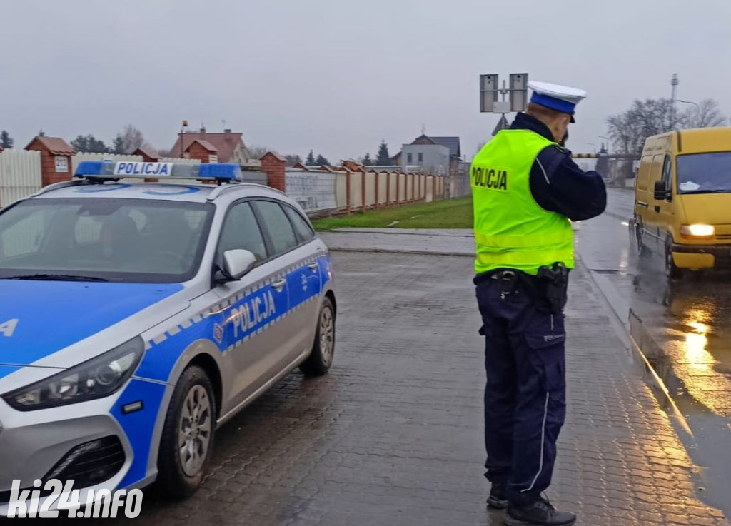 Policja: Ostrożność na drogach ratuje życie