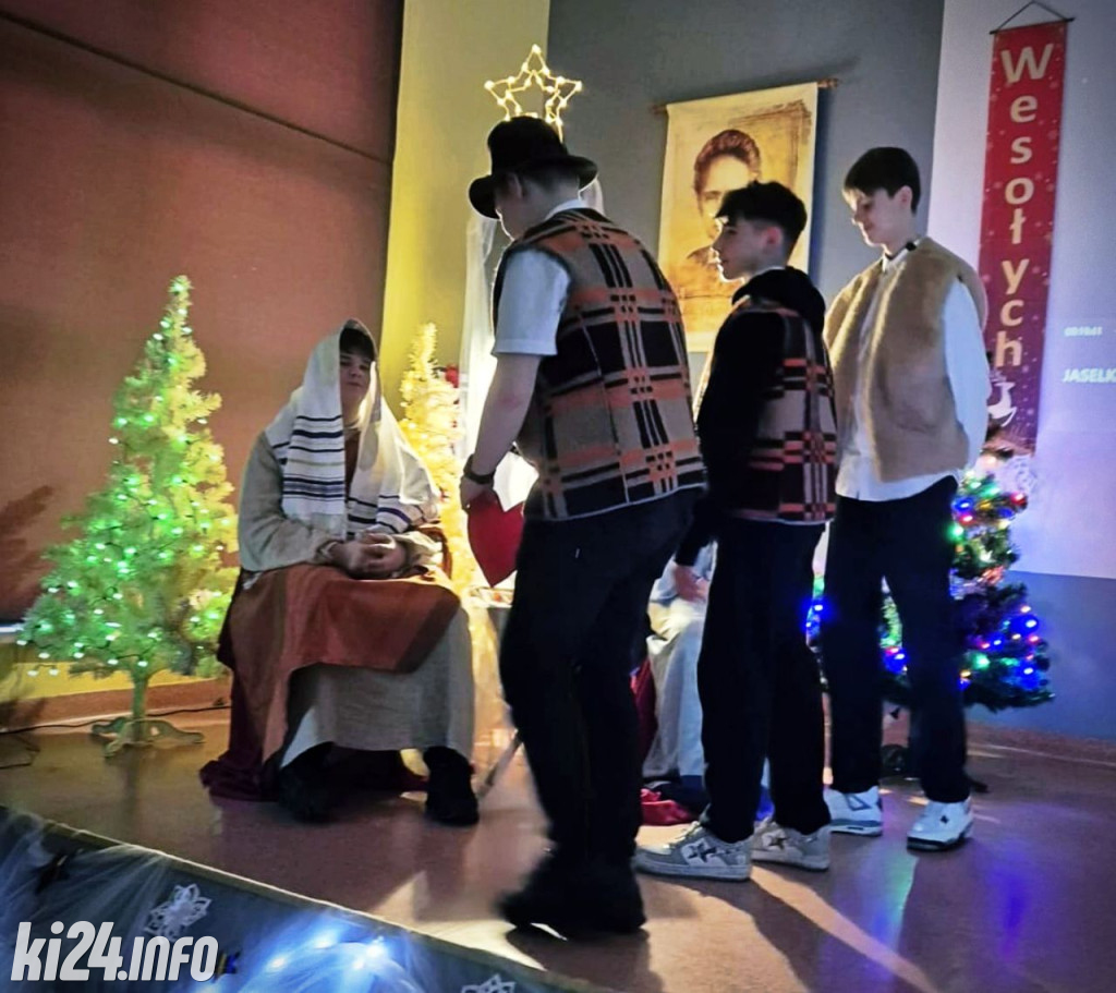 „Światło w ciemności” – jasełka o hejcie, empatii i szacunku