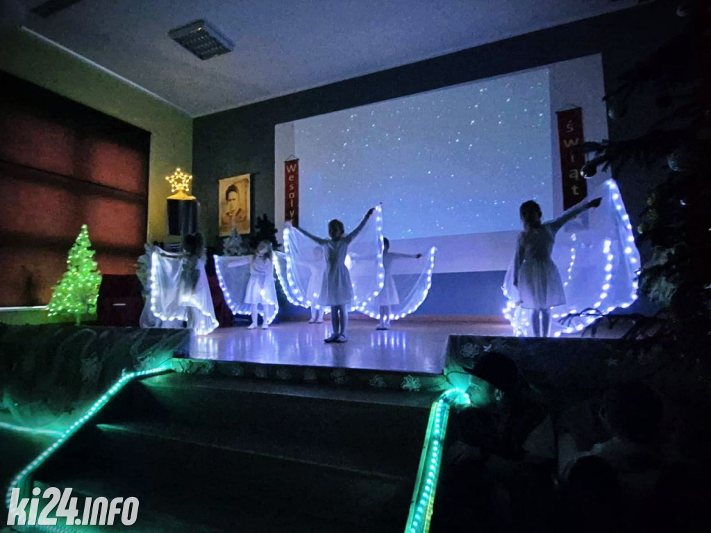 „Światło w ciemności” – jasełka o hejcie, empatii i szacunku