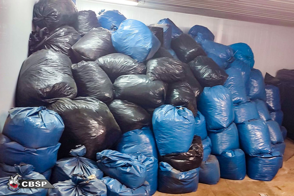 CBŚP i KAS rozbiły linię do produkcji papierosów