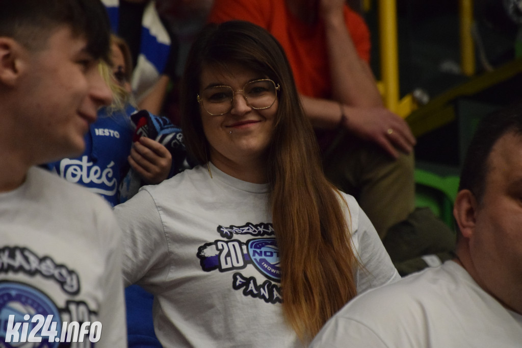 Kibice na meczu Noteć - Resovia