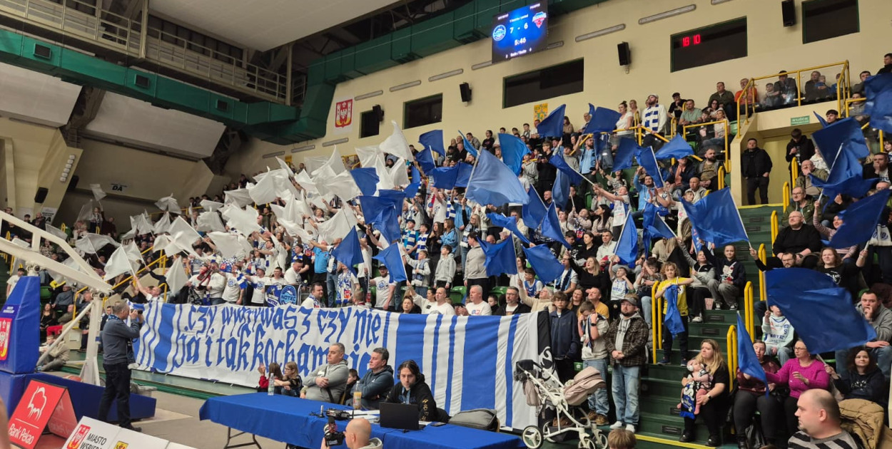 Kibice na meczu Noteć - Kociewskie Diabły