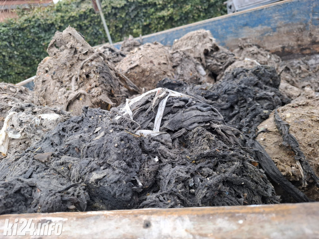 Co ludzie wrzucają do kanalizacji?