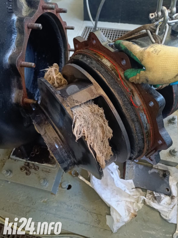 Co ludzie wrzucają do kanalizacji?