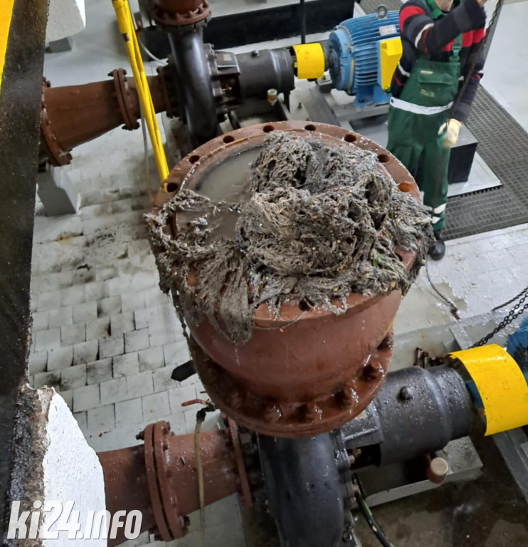 Co ludzie wrzucają do kanalizacji?