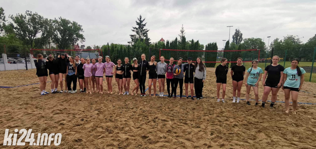I Turniej Siatkówki Plażowej Dziewcząt o Puchar Ludowego Uczniowskiego Klubu Sportowego