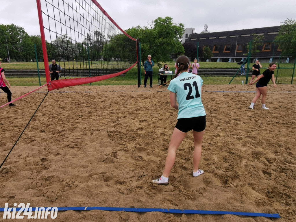 I Turniej Siatkówki Plażowej Dziewcząt o Puchar Ludowego Uczniowskiego Klubu Sportowego