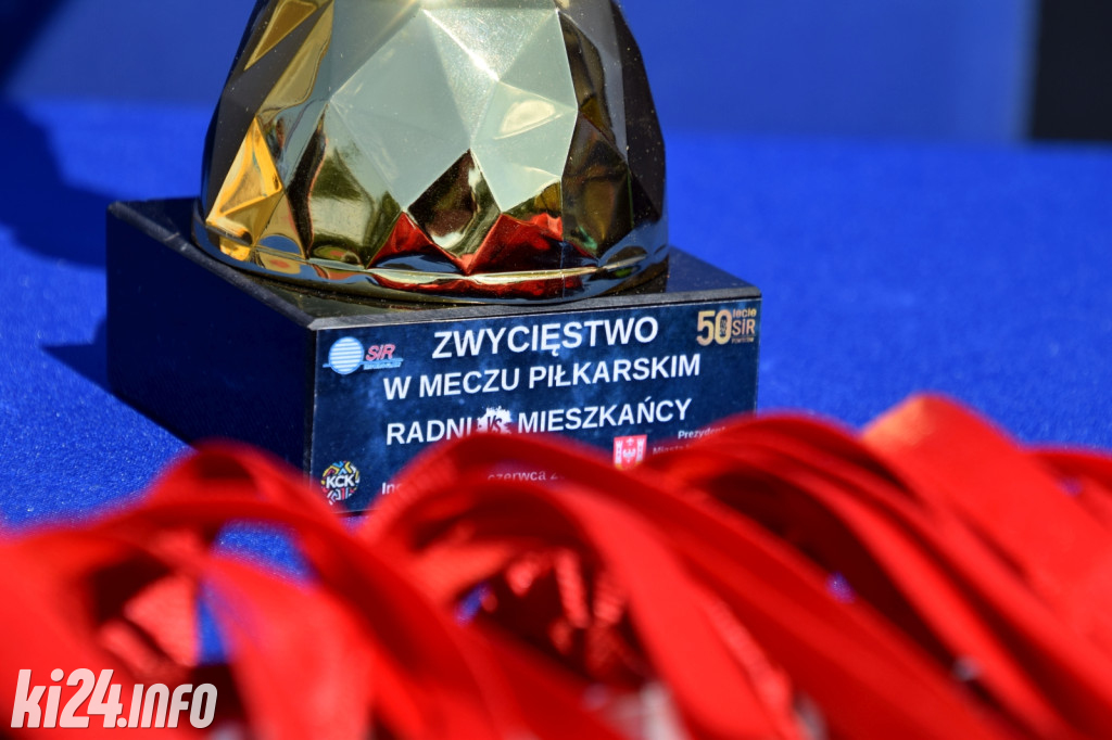 Mecz radni kontra mieszkańcy