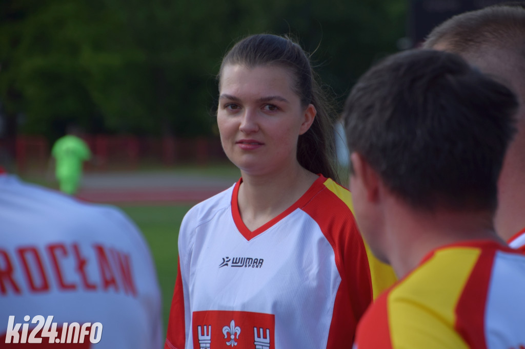 Mecz radni kontra mieszkańcy