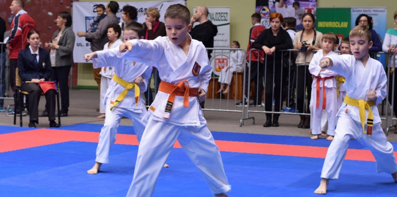 Karatecy zaatakowali Inowrocław. W hali trwa wielki sportowy turniej