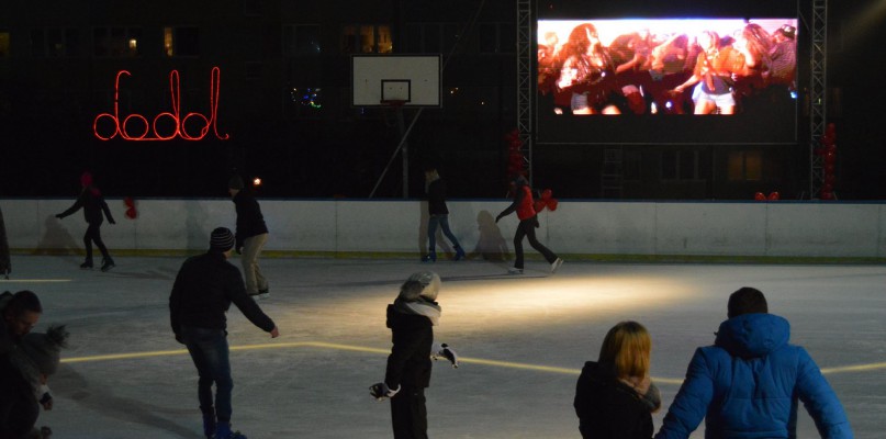 Zakochani w romantycznej scenerii korzystali z usług obiektów Ośrodka Sportu i Rekreacji. Fot. OSiR Inowrocław