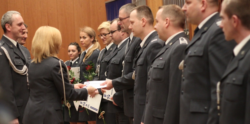 Wręczono wyróżnienia, odznaczenia i akty mianowania na wyższe stanowiska. Fot. Julita Klocek/ki24.info