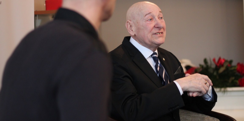 Mistrz sztafety Edmund Borowski wzruszał się podkreślając, że jest inowrocławianinem. Fot. Julita Klocek/ki24.info