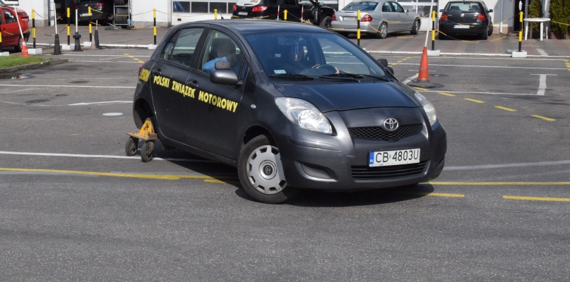 Co zrobić, gdy wpadniesz w poślizg? Oni już to wiedzą!