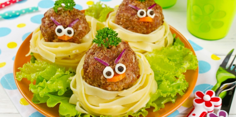 Jak podać, by smakowało lepiej? Estetyka serwowania posiłków