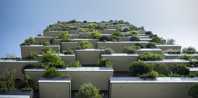 Co zrobić z małym balkonem w bloku? Podpowiadamy, jak go urządzić!