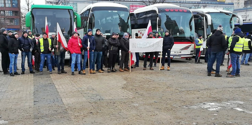 Rolnicy z naszego powiatu protestują w Warszawie [FOTO]