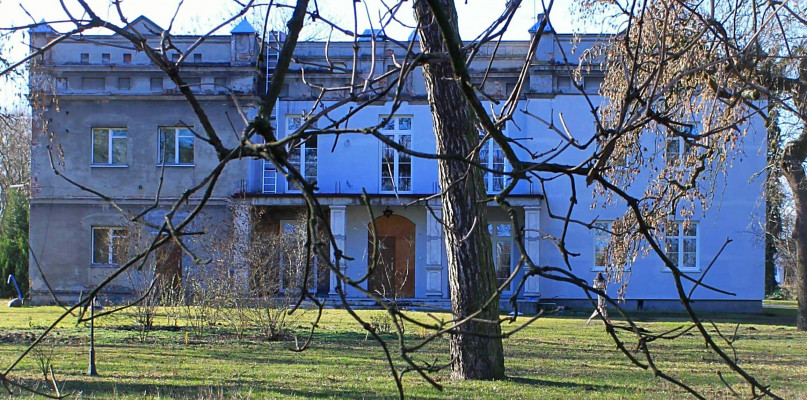 OLIWKOWSKI: Dworek Ziemi Obiecanej