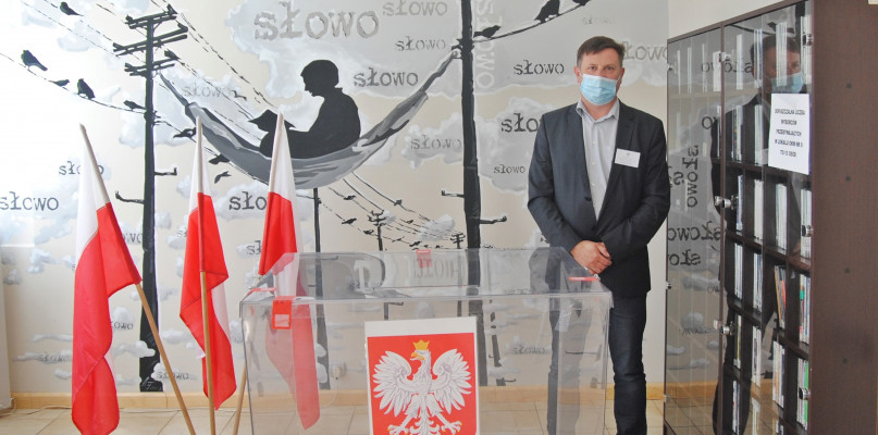Wybory prezydenckie. W pierwszym sondażu minimalnie wygrywa Andrzej Duda