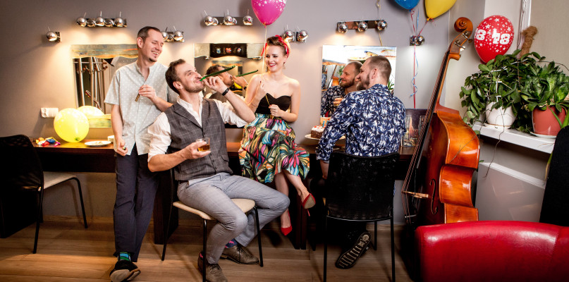 Sesja do okładki płyty '18'. Od lewej Miłosz Szulkowski, Marek Wikarski, Emilia Wikarska-Karbowiak, Marcin Szulkowski