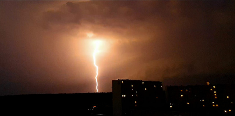 Gwałtowna pogoda ma wrócić do Polski.  Mogą być nawet trąby powietrzne?