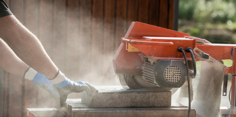 Profesjonalne cięcie cegieł. Jak się do tego zabrać?