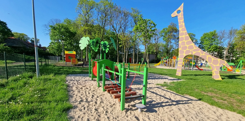 Żyrafa znów dumnie wyciąga szyję. Kultowy plac zabaw po remoncie