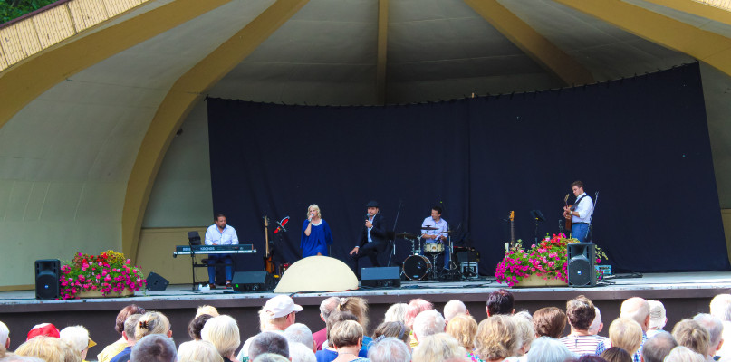 Przebojowy koncert w Parku Solankowym