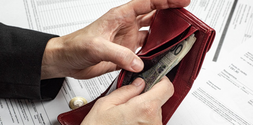 W pół roku samozatrudnieni złożyli ponad 100 tys. wniosków o zamknięcie firm