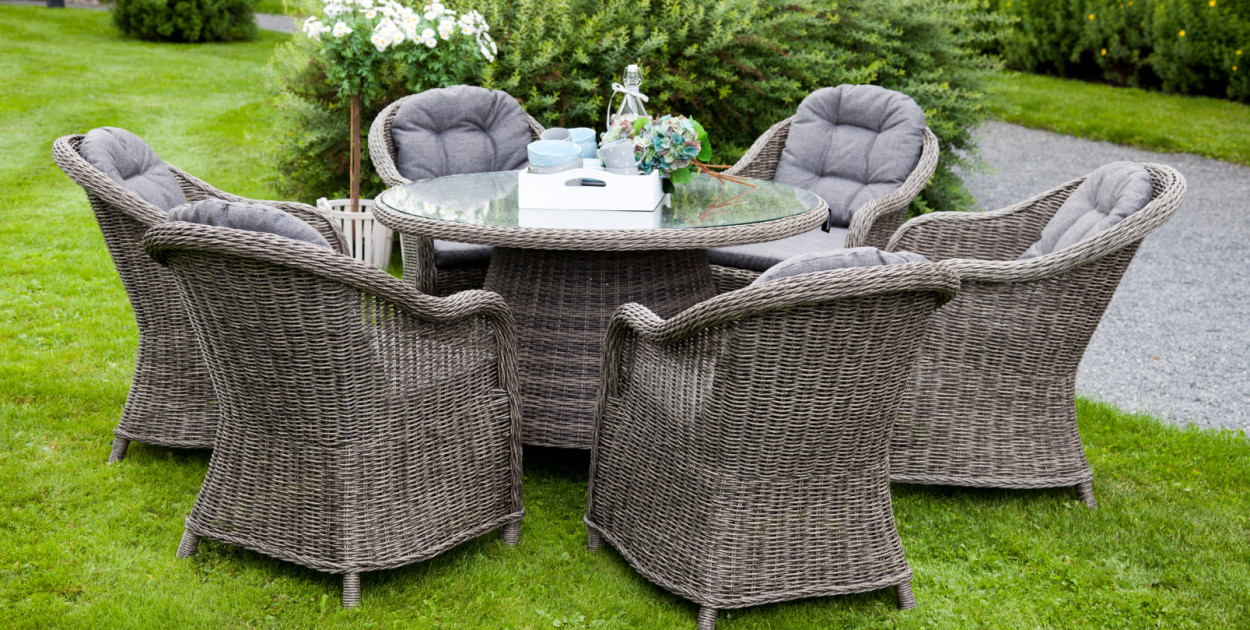 Kiedy najlepiej kupować meble ogrodowe?