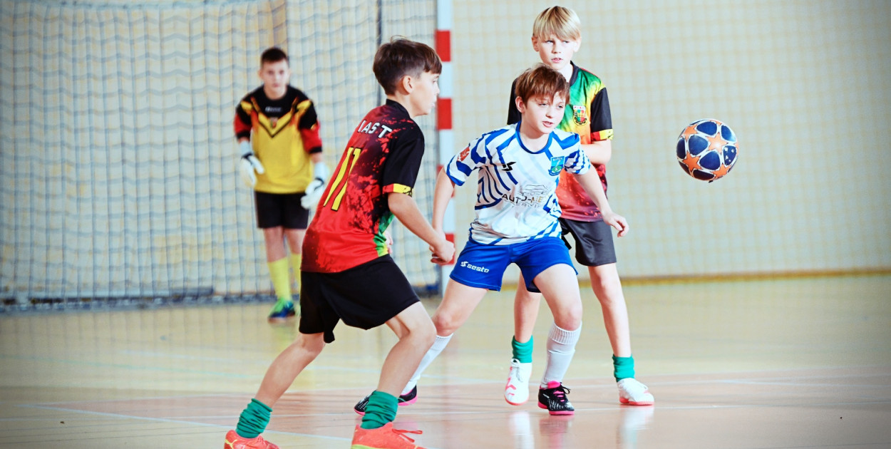 Na sportowo przypominają piłkarską postać Damiana Szwandke