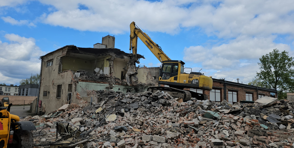 Wyburzają budynek na dawnym PKS-ie. Zobaczcie film i zdjęcia