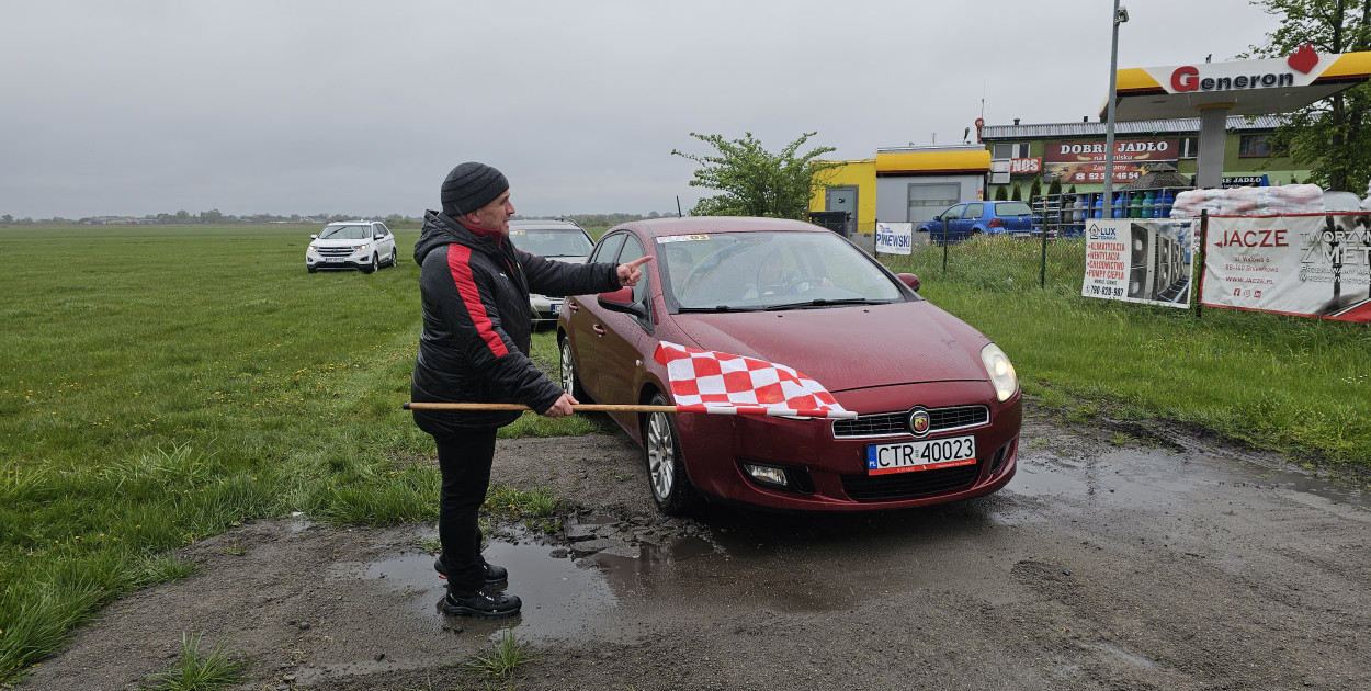 Deszczowa aura nie przeszkodziła im wyruszyć na rajd